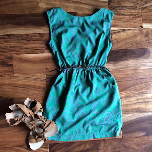 Backless Sundress - Picture 2 of 3